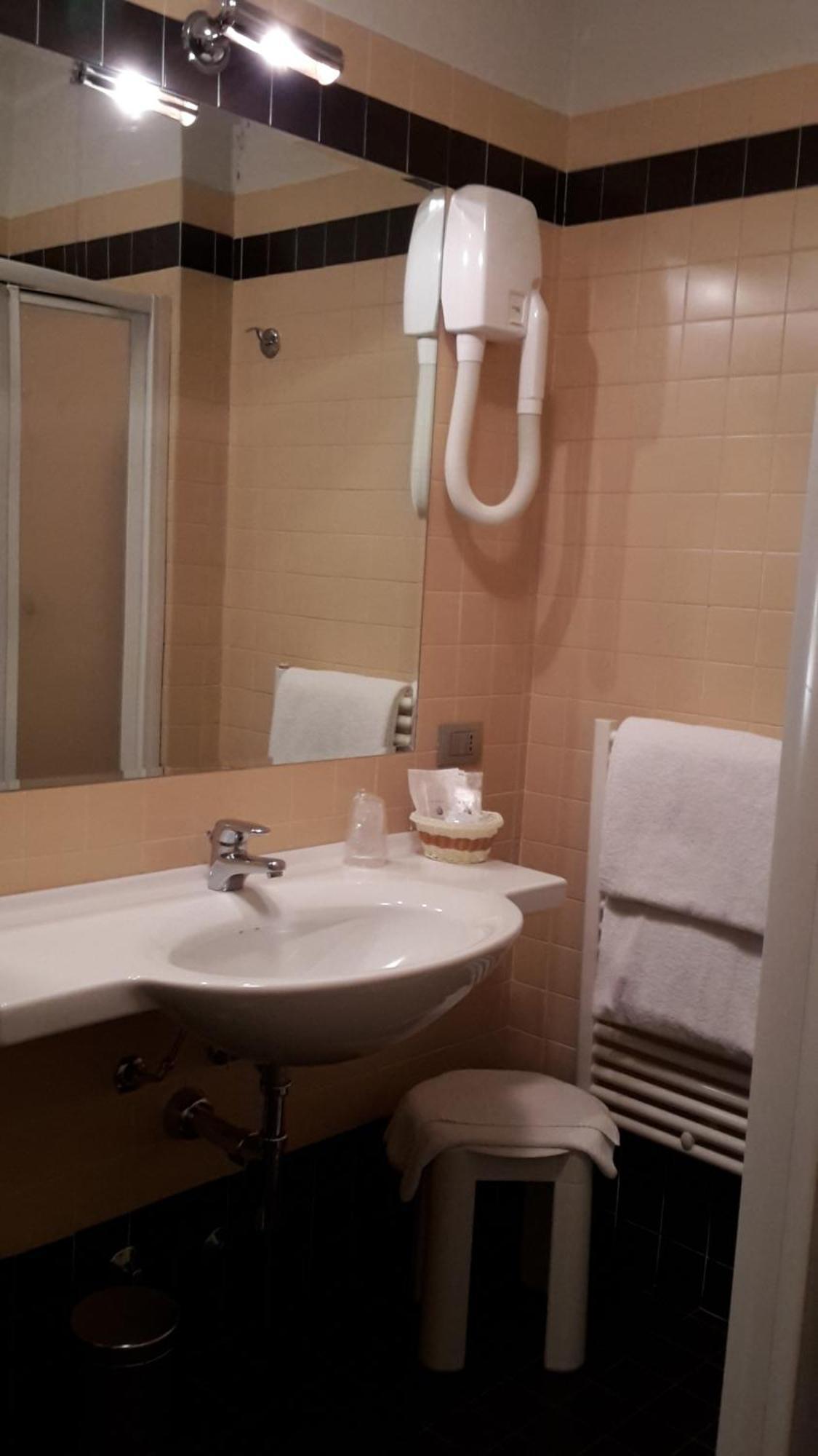 Hotel Riviera Segrate Quarto foto