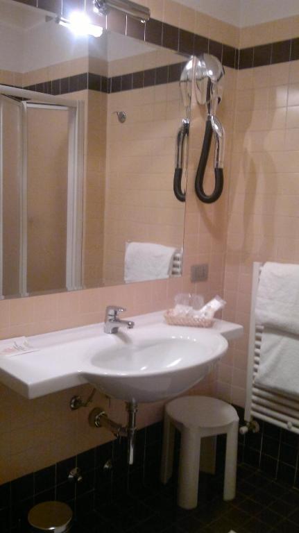 Hotel Riviera Segrate Quarto foto